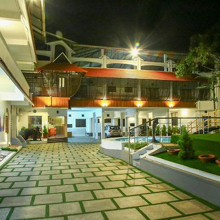 Lake Palace Family Resort Kumarakom Exterior foto